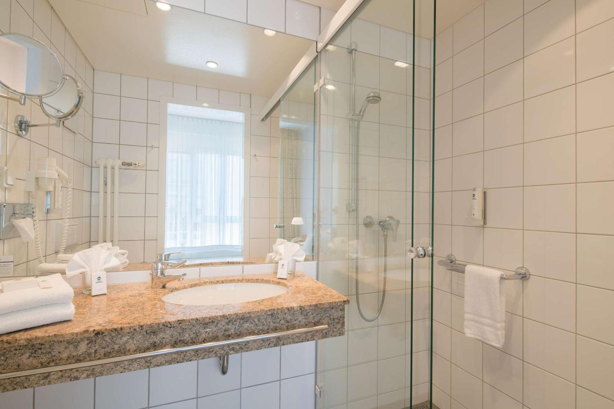 Best Western Hotel Am Strassberger Tor เพลาเอิน ภายนอก รูปภาพ