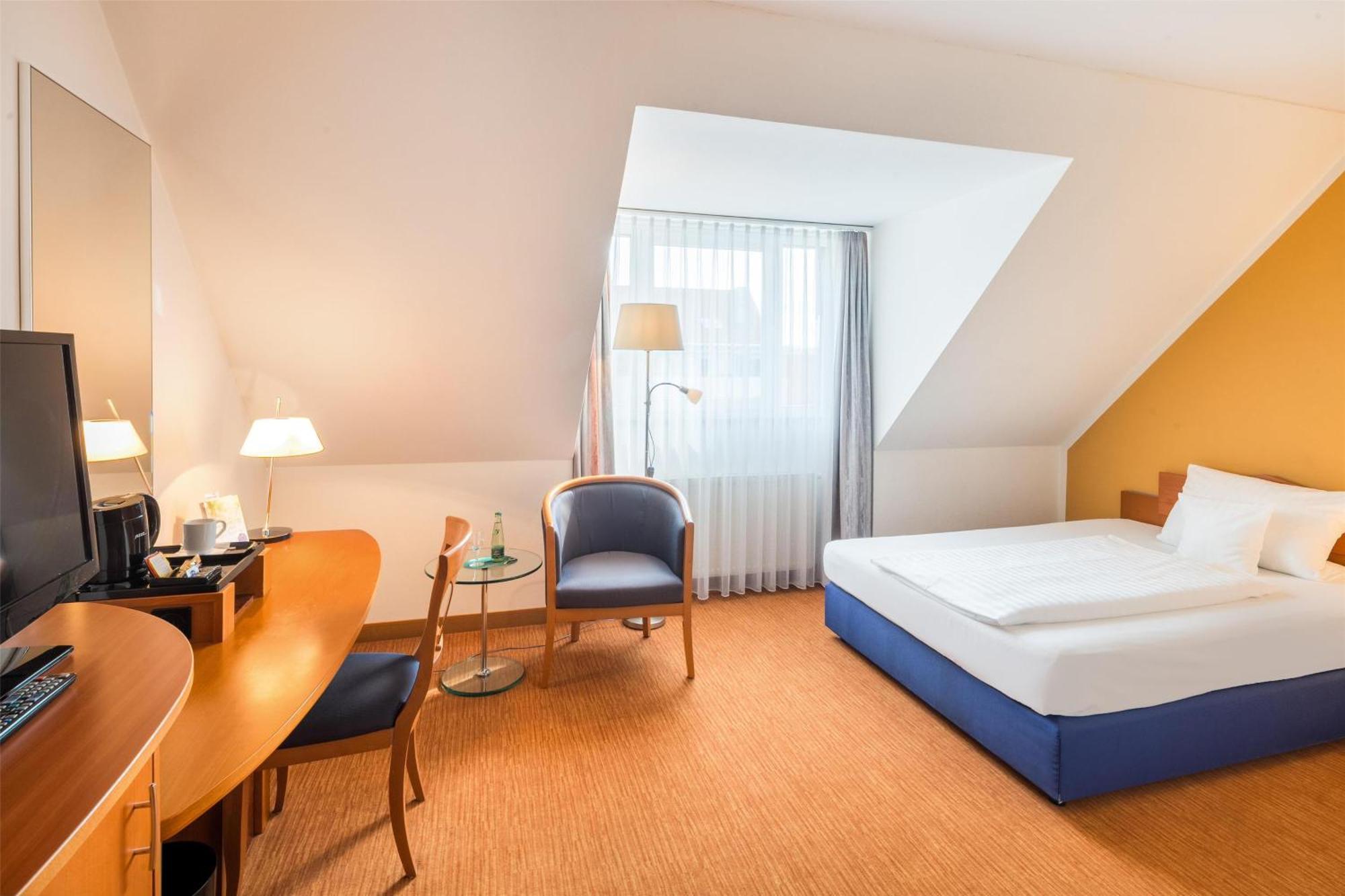 Best Western Hotel Am Strassberger Tor เพลาเอิน ภายนอก รูปภาพ